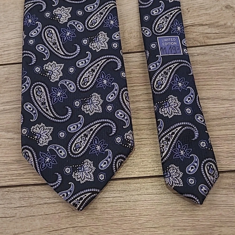 DANIEL CREMIEUX Limited Edition Numbered 7 FOLD Metallic‎ Navy Paisley Silk Tie